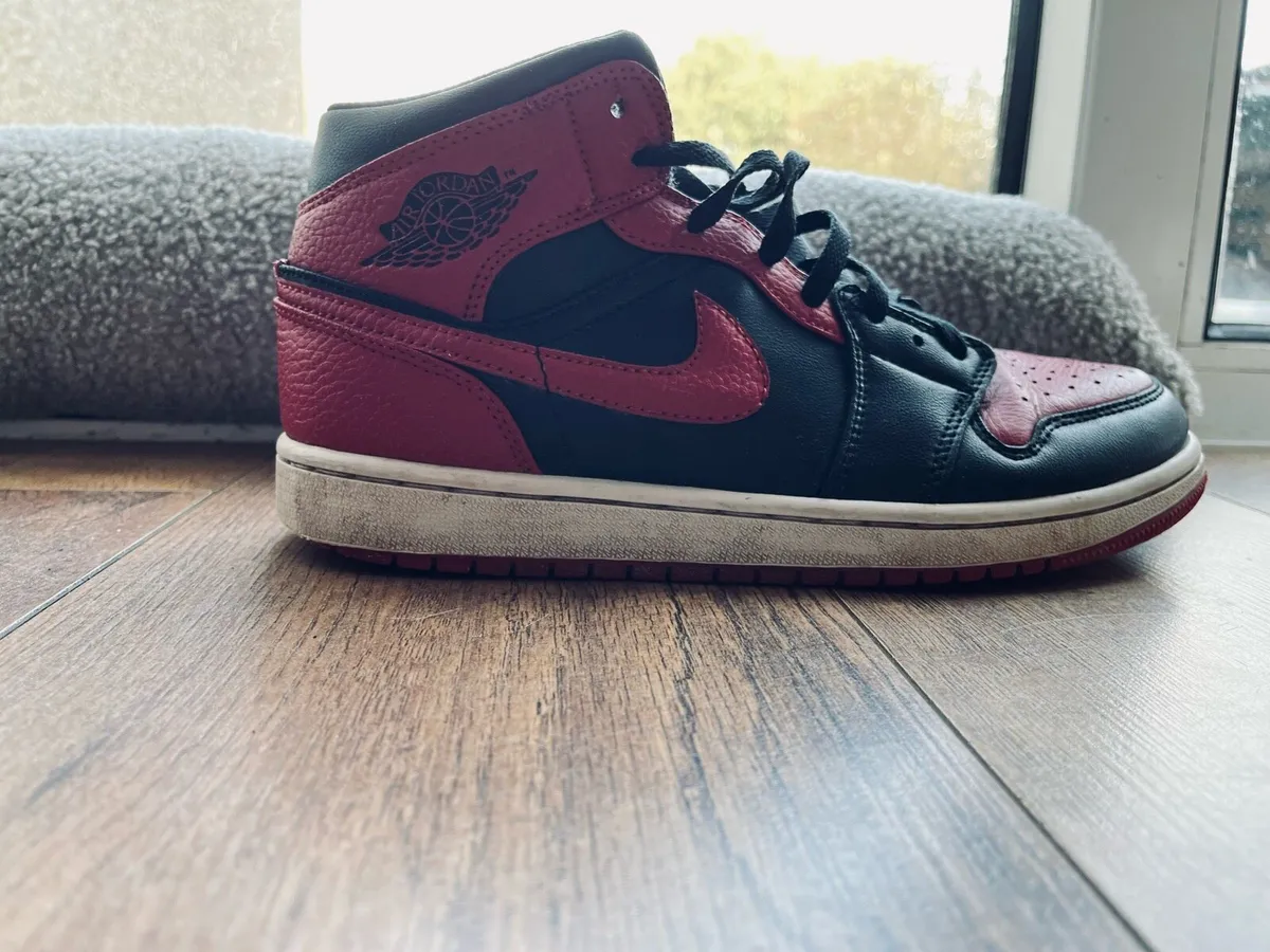 Shoes (Nike air Jordan 1 mid) - Image 2