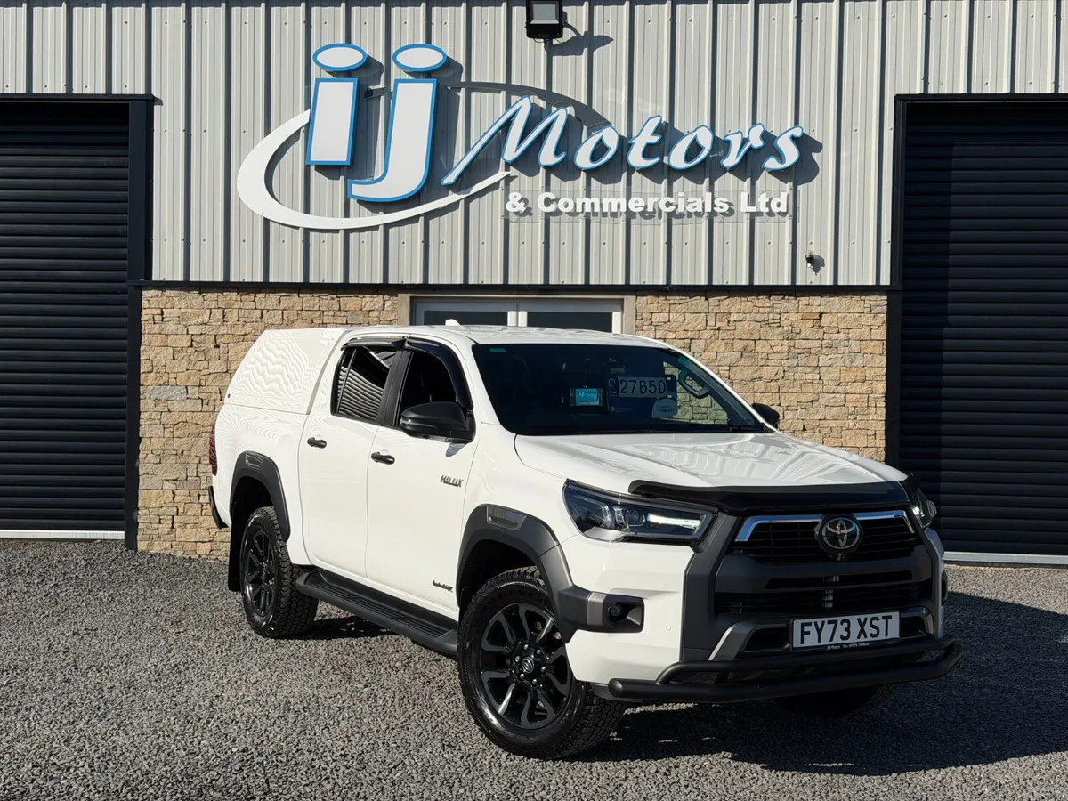 23 TOYOTA HILUX 2.8 D-4D INVINCIBLE X 4WD PICKUP - Image 1