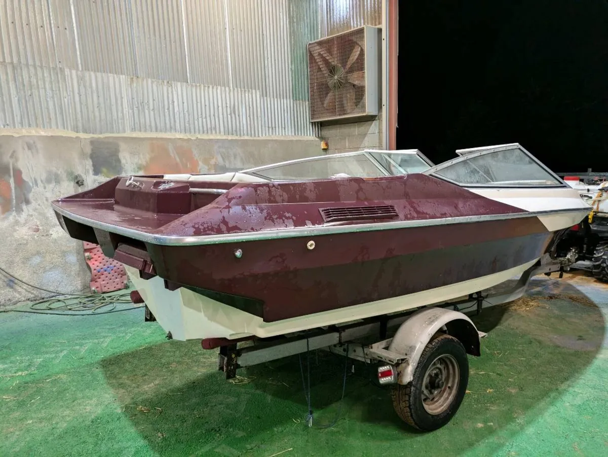 Maxum boat and trailer project* No engine * - Image 4