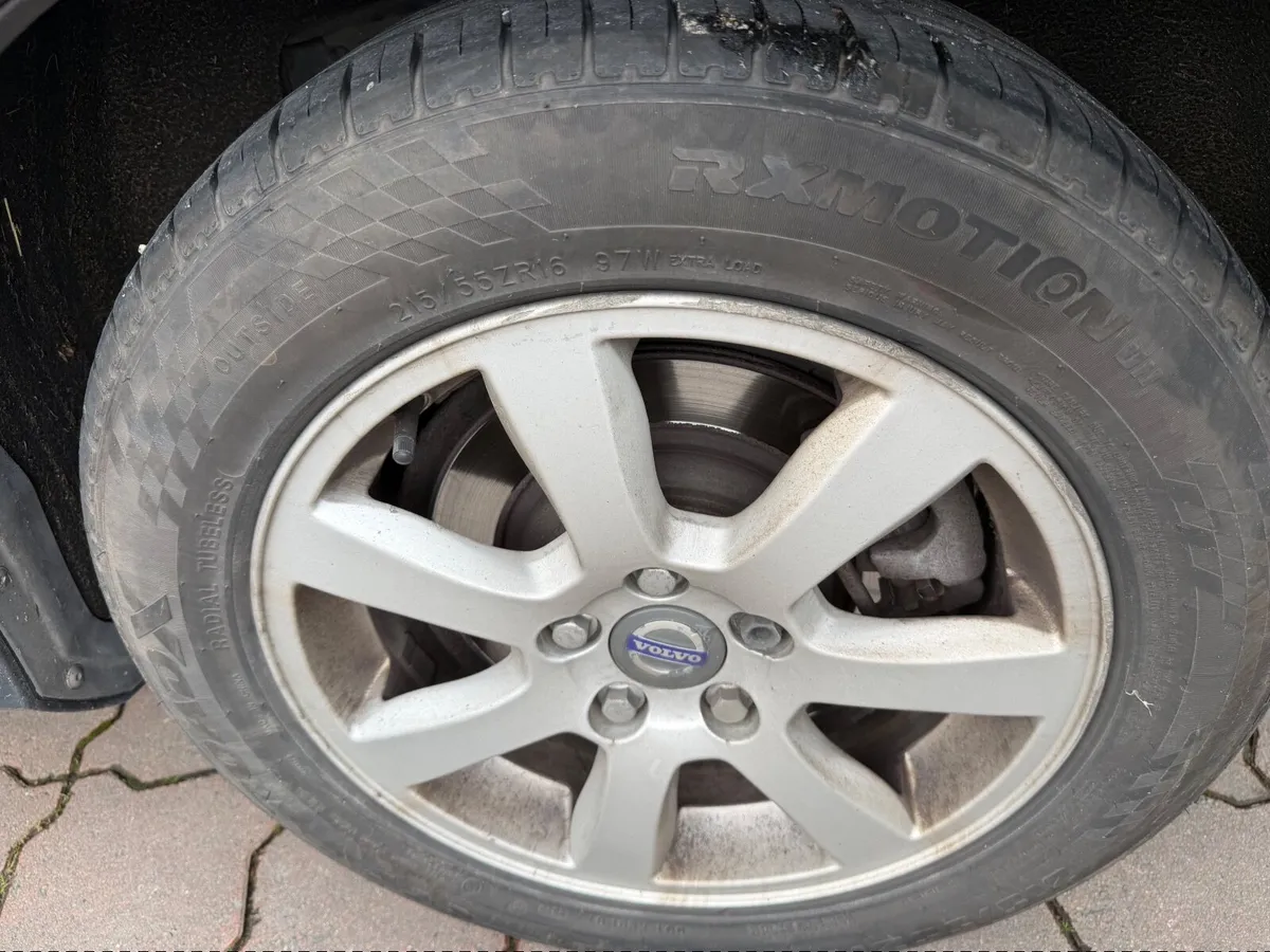 Volvo wheel R16 5/108 Tyres Good - Image 1