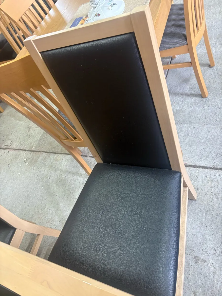 Table and 4 chairs - Image 3