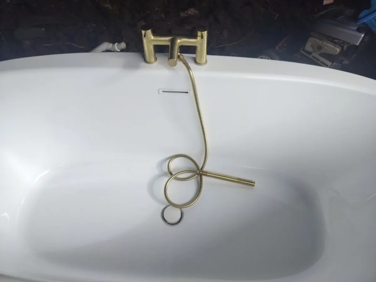 Adamsez Capri Bath 1700x800 - Image 1