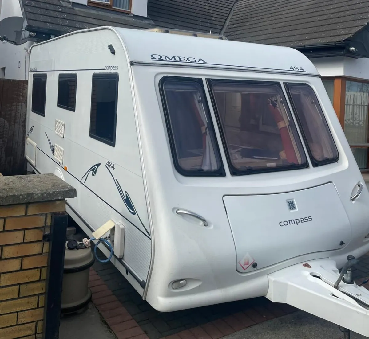 09 Compass 4/5 berth fixed bed & Awning - Image 2