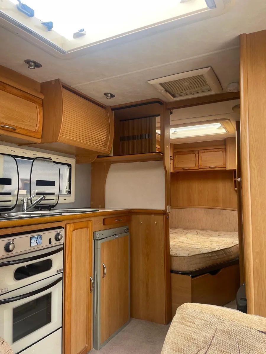 09 Compass 4/5 berth fixed bed & Awning - Image 4