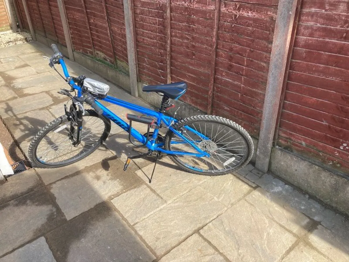 Early/mid teen's bicycle - Image 1