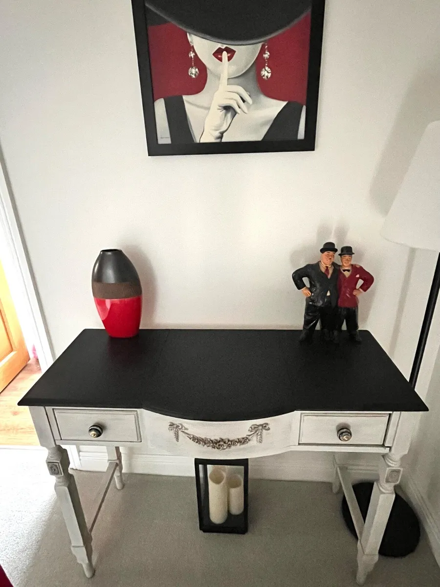 Console Table 107 x 40 x 81cm - Image 3