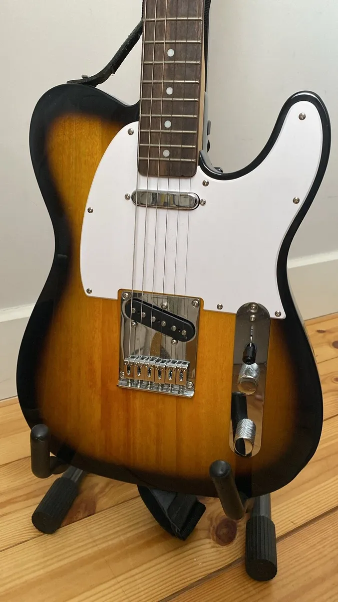 Electric guitar - Image 2