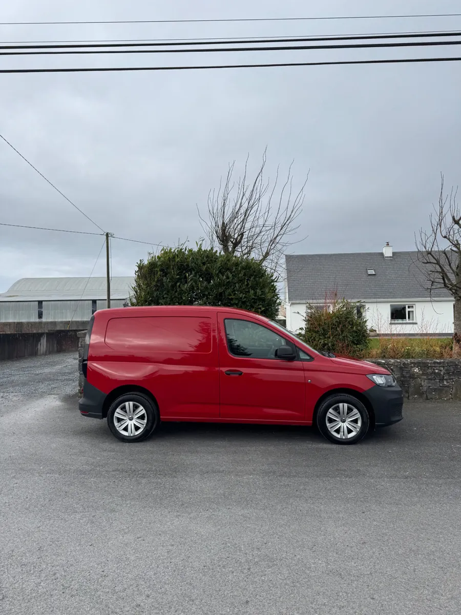 Volkswagen Caddy 2022 - Image 2