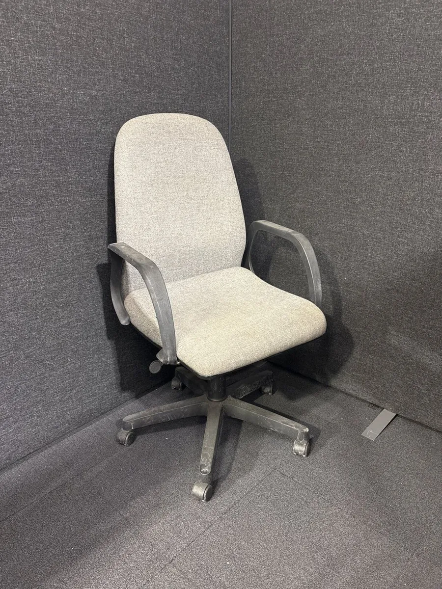 QUALITY SWIVEL CHAIRS @ CJM FURNITURE - Image 2