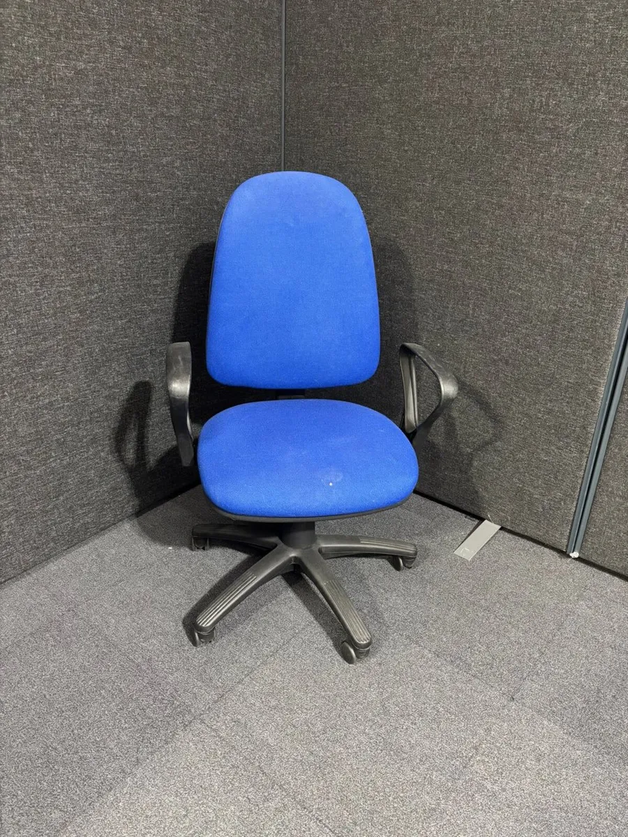 QUALITY SWIVEL CHAIRS @ CJM FURNITURE - Image 3