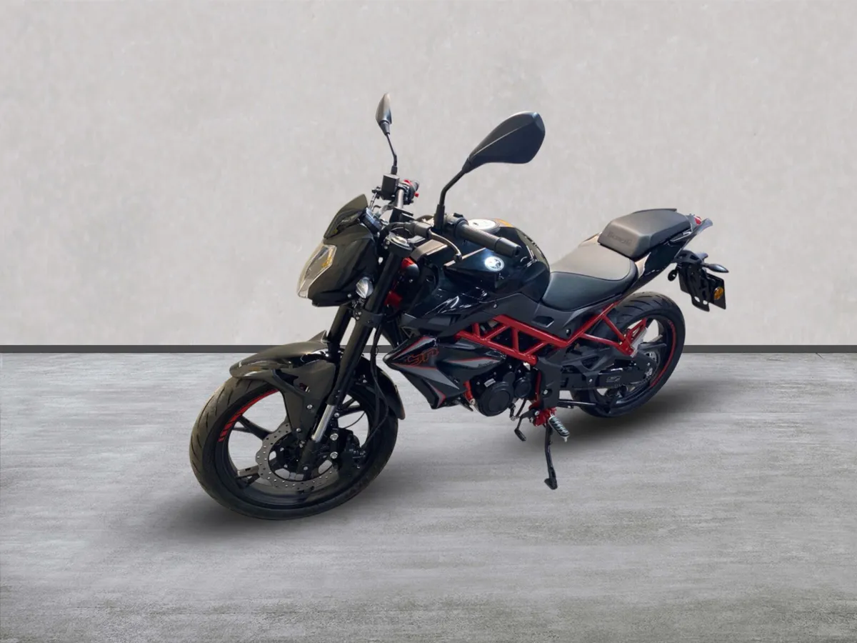 Benelli BN 125 with 1 Mile, NI Registered - Image 4