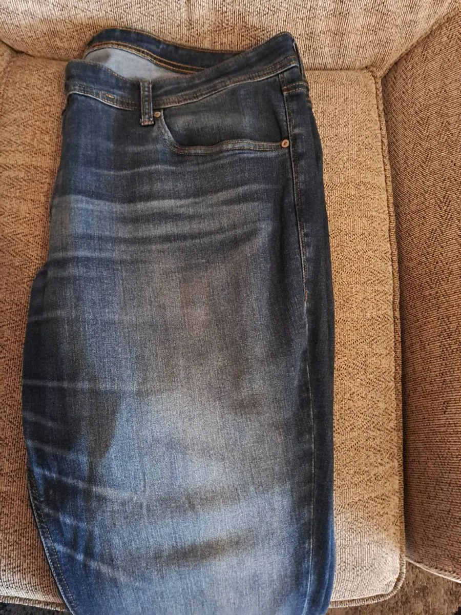 Levi jeans and jack jones jeans - Image 4