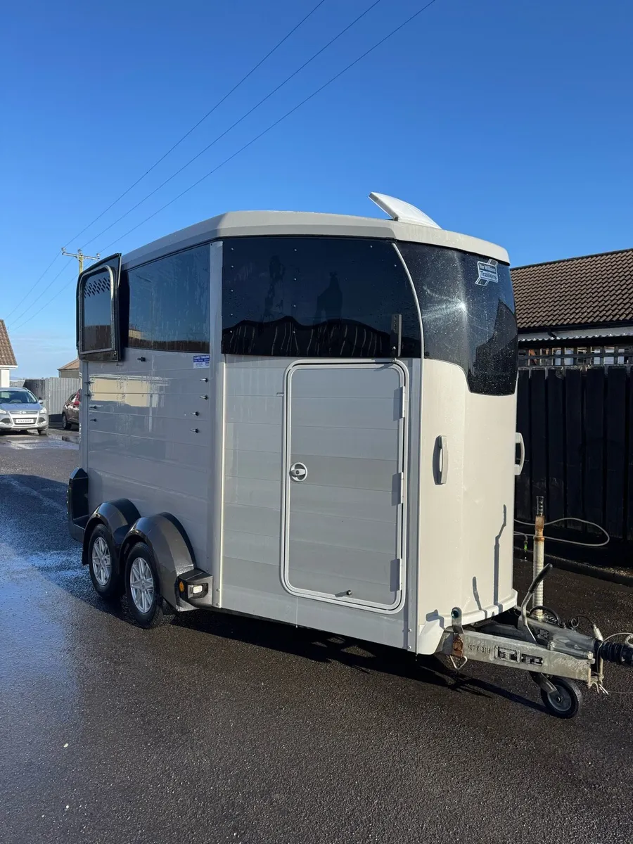 Ifor Williams HBX511 - Image 1