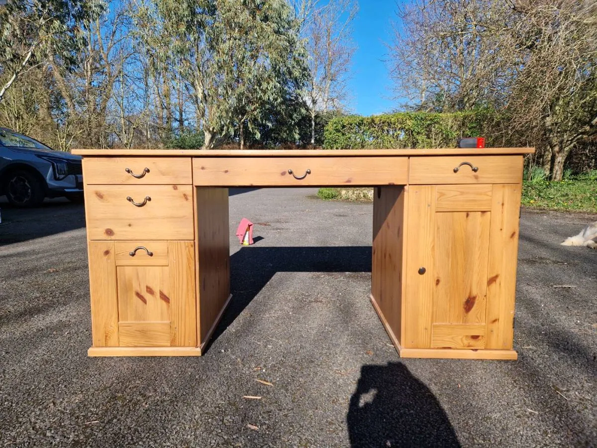 Desk with drawers - Image 1