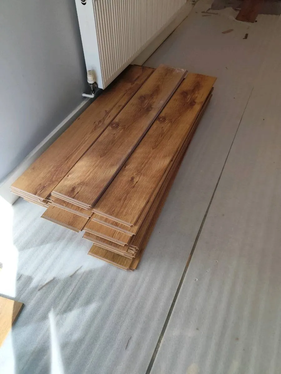 Used 8mm laminate flooring - Image 2