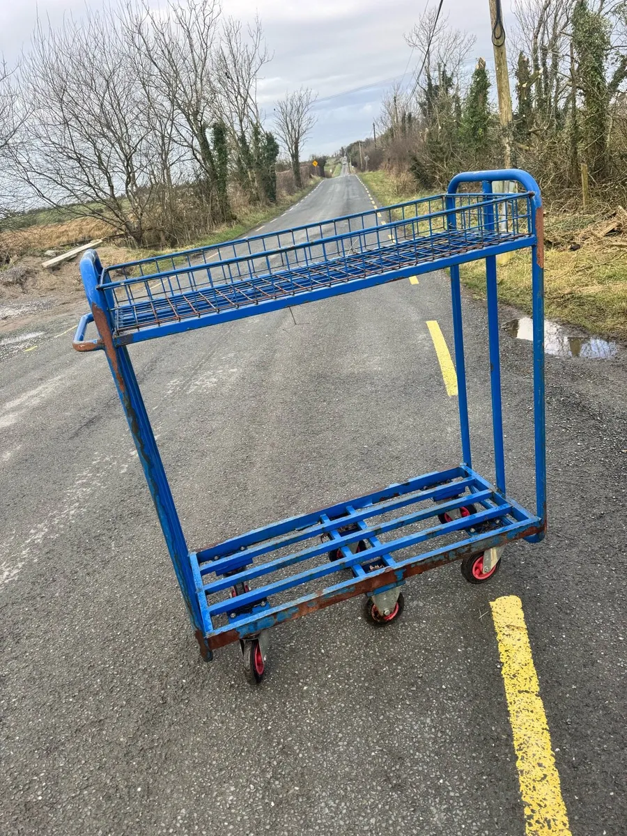 Large amounts of trolley - Image 2