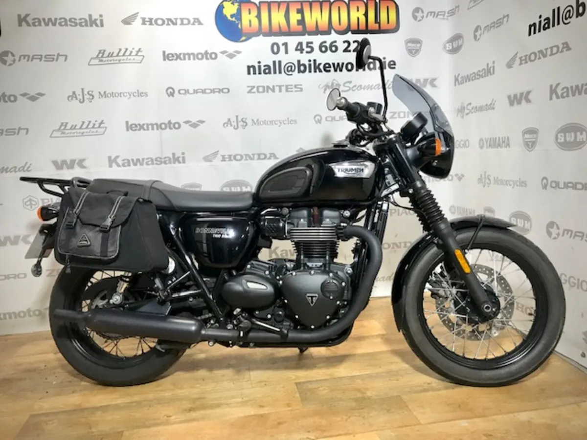 PRE-OWNED Triumph Bonneville T100 Black 2018 - Image 1