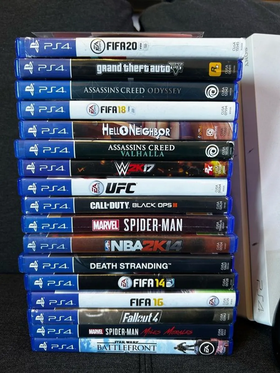 playstation 4 pro disk with 19 games and 2 controllers - Image 2