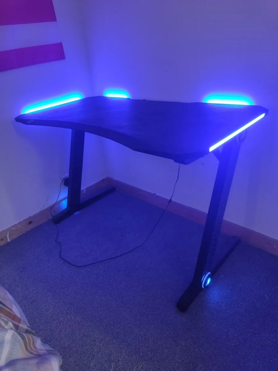 Gaming desk - Image 2