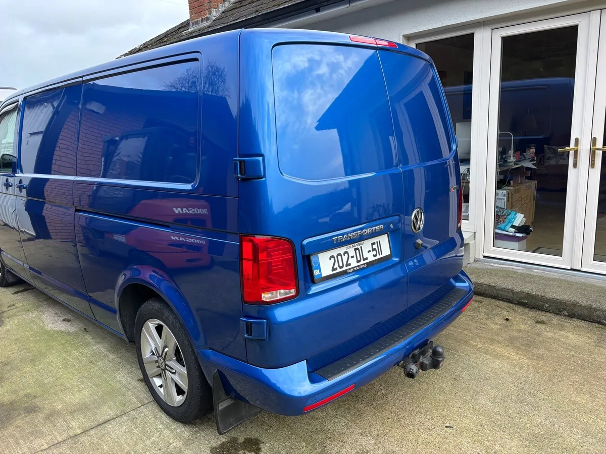 VW Transporter LWB 4Motion 205 bhp Automatic - Image 3