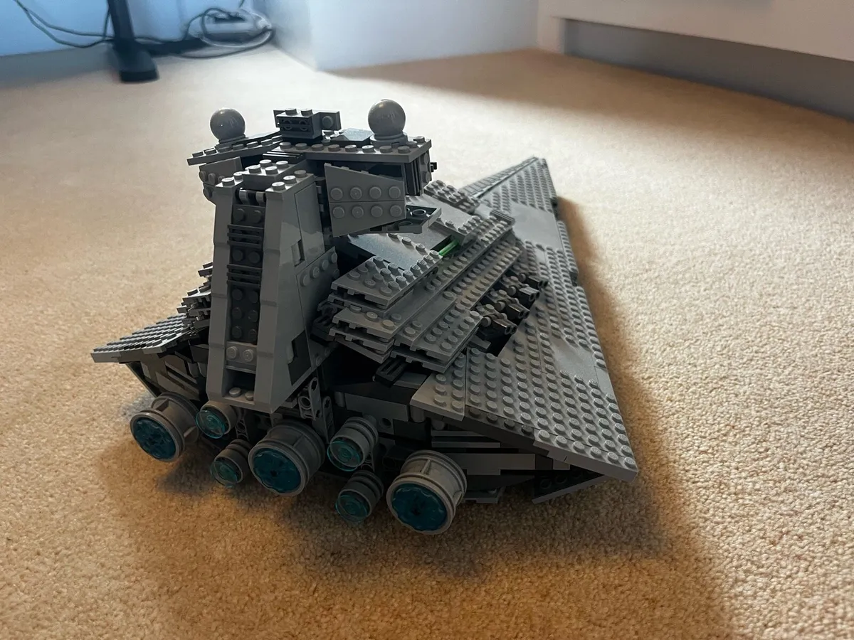 Lego Star Wars Imperial Star Destroyer - Image 3