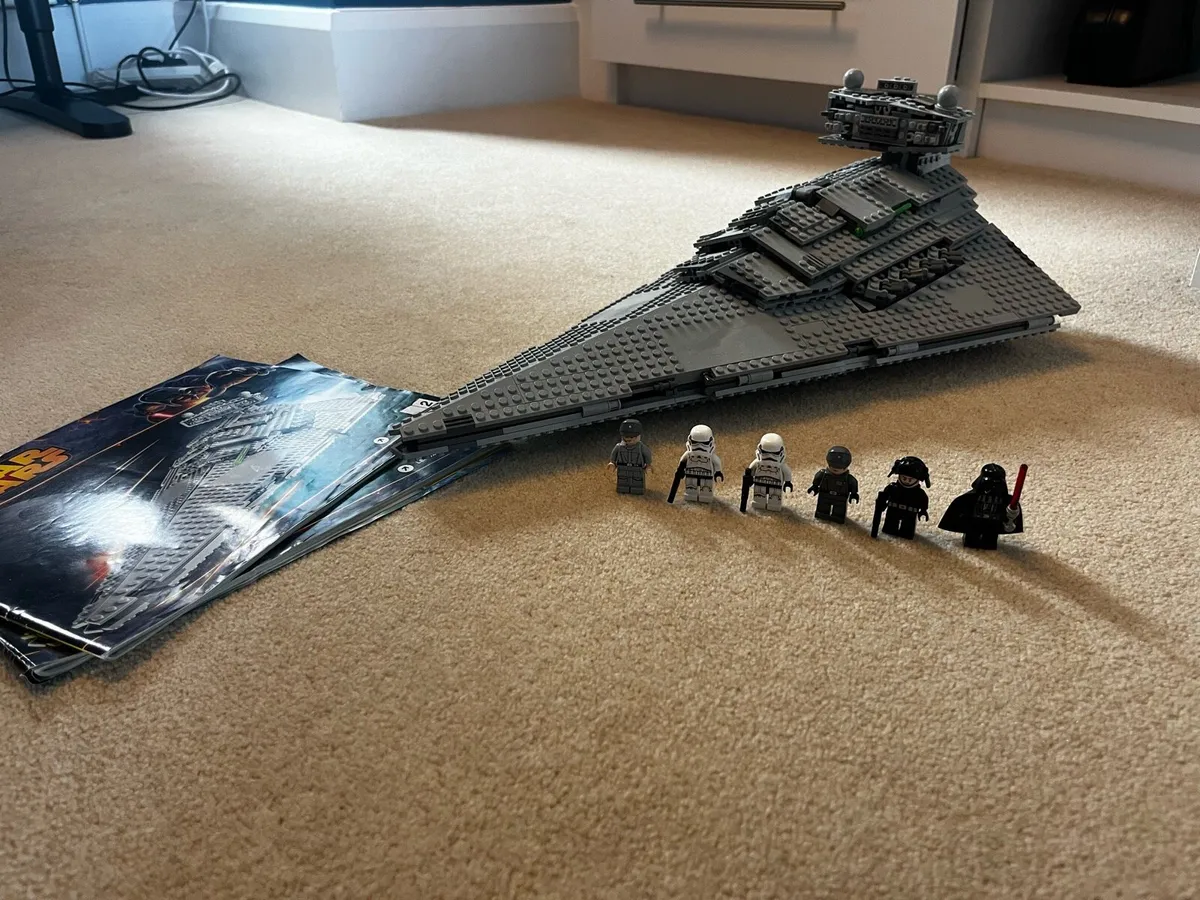 Lego Star Wars Imperial Star Destroyer - Image 1