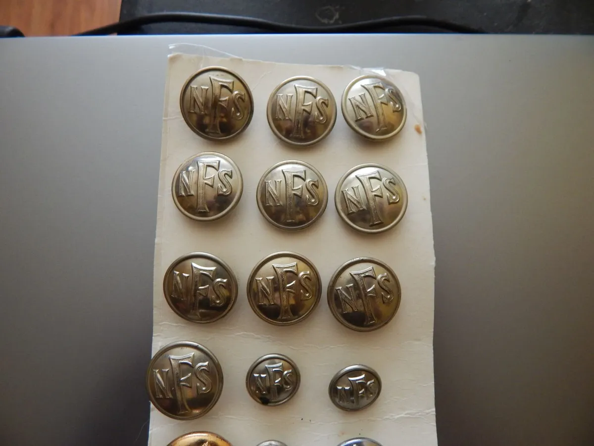 Selection of 22 Various Uniform Buttons - Image 4