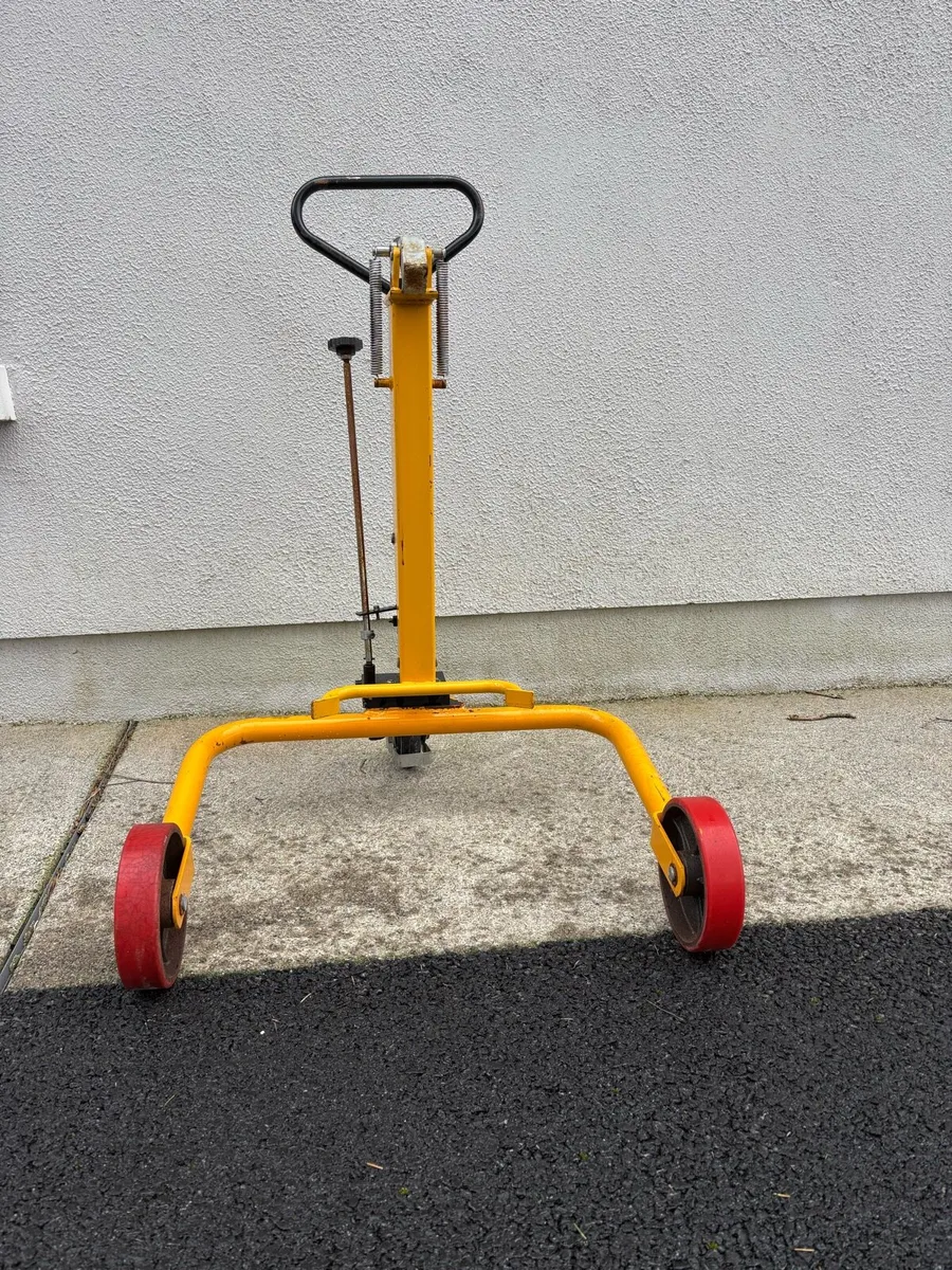 Hydraulic Barrel lifter - Image 1