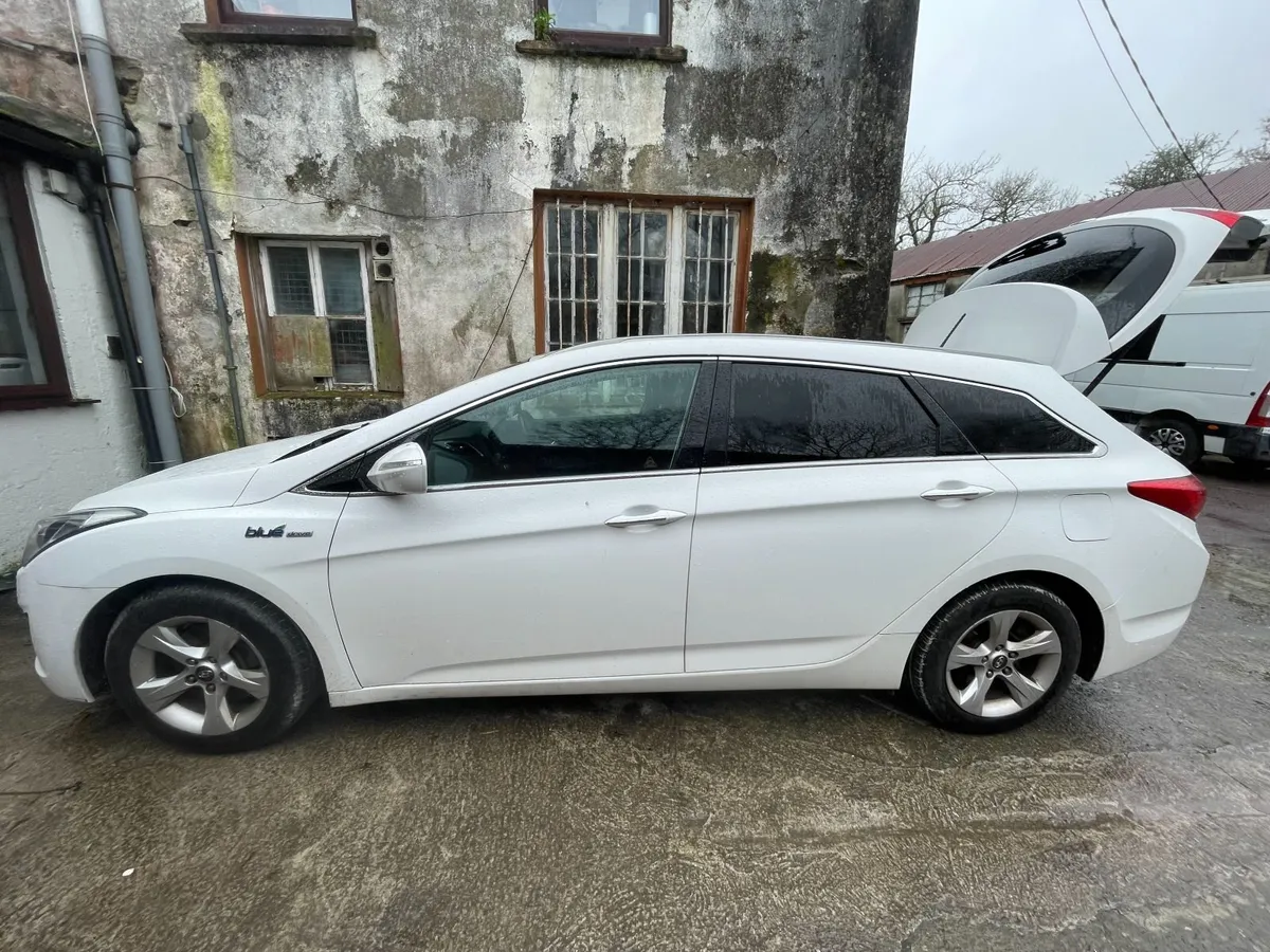 Hyundai i40 Estate 2012 1.7L. NEEDS NEW ENGINE! - Image 3