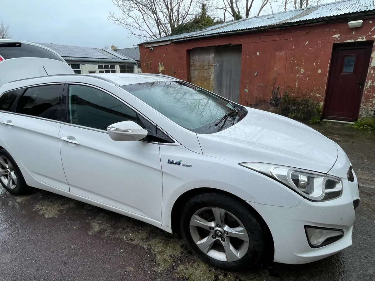 Hyundai i40 Estate 2012 1.7L. NEEDS NEW ENGINE! - Image 4