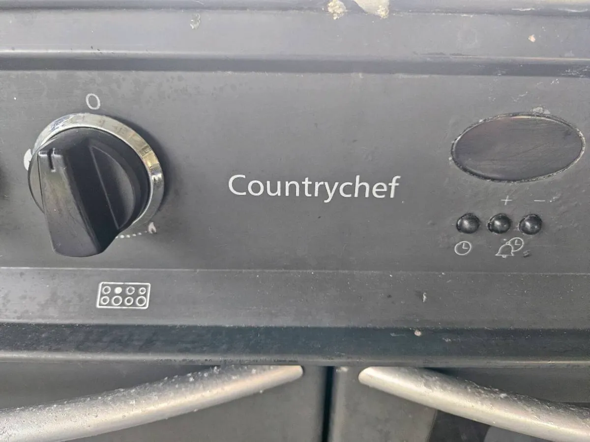 Belling Countrychef range cooker 8 gas burner - Image 2