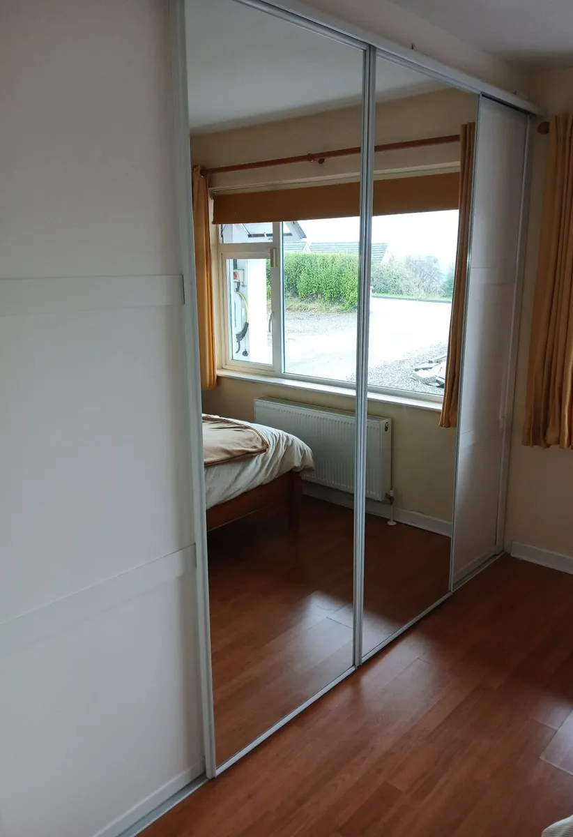 Sliding doors + tracks, free to take - Image 3