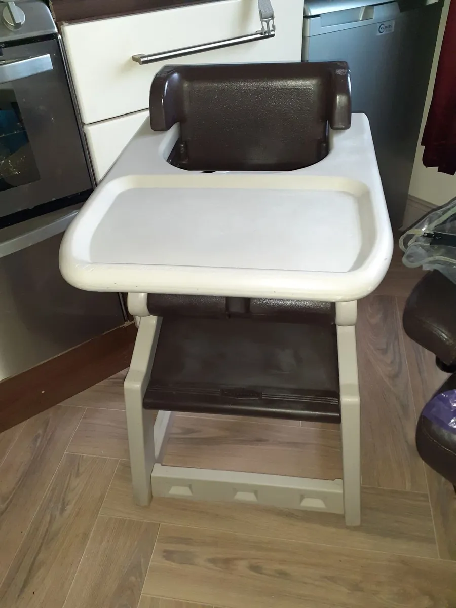 Rubbermaid High chair baby feeding seat - Image 4