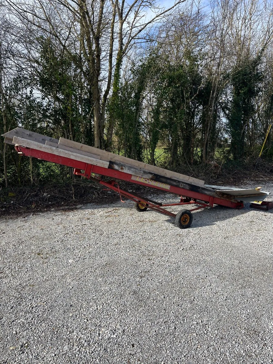 Lely level Turf elevator - Image 3