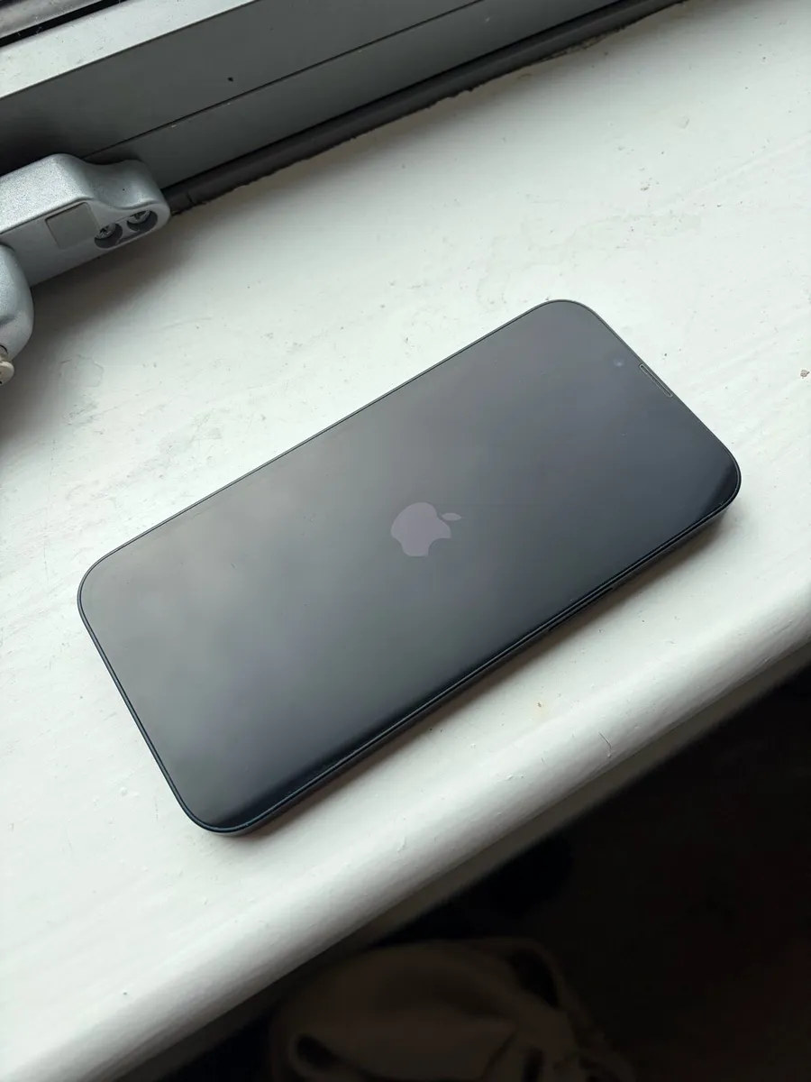 iPhone 13 - Image 1
