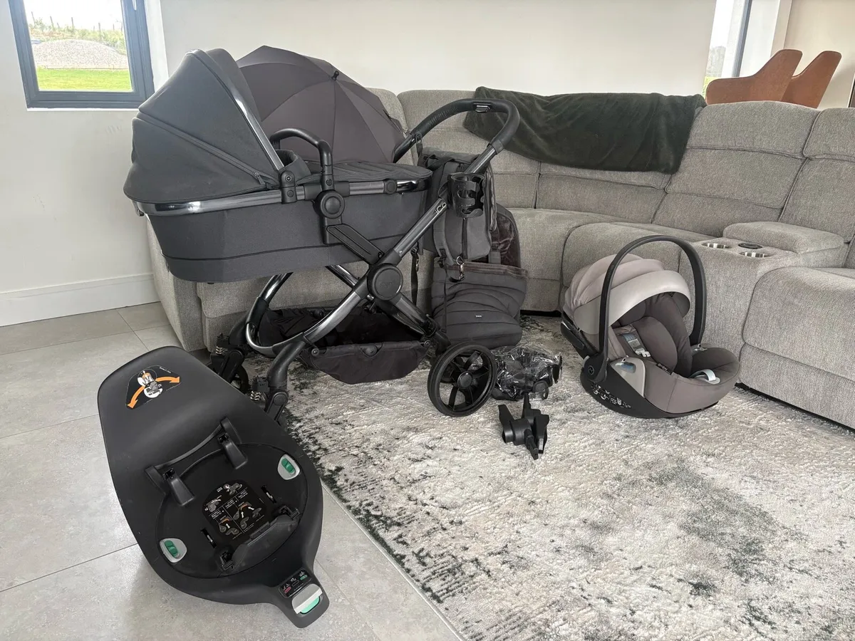 Icandy Peach 7, Cybex car seat and base - Image 1