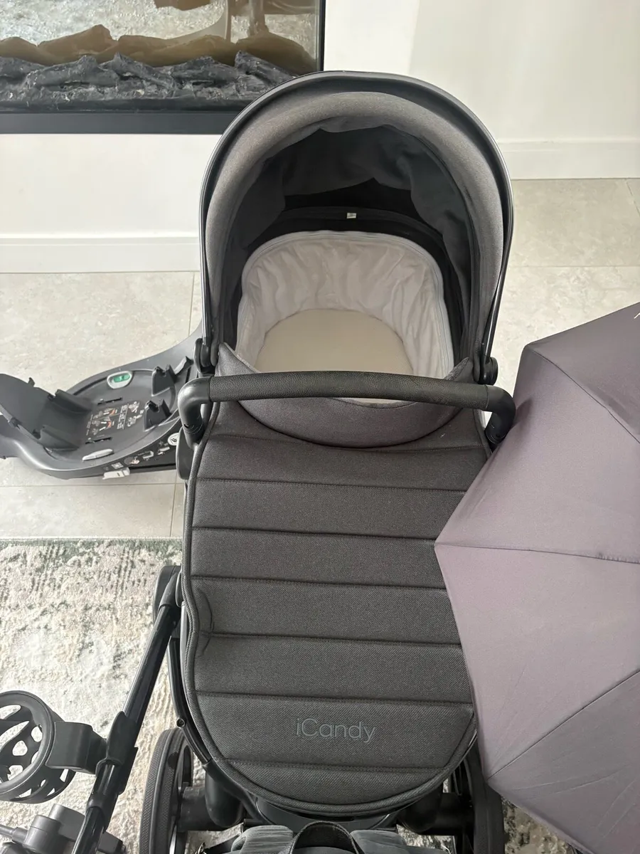 Icandy Peach 7, Cybex car seat and base - Image 2