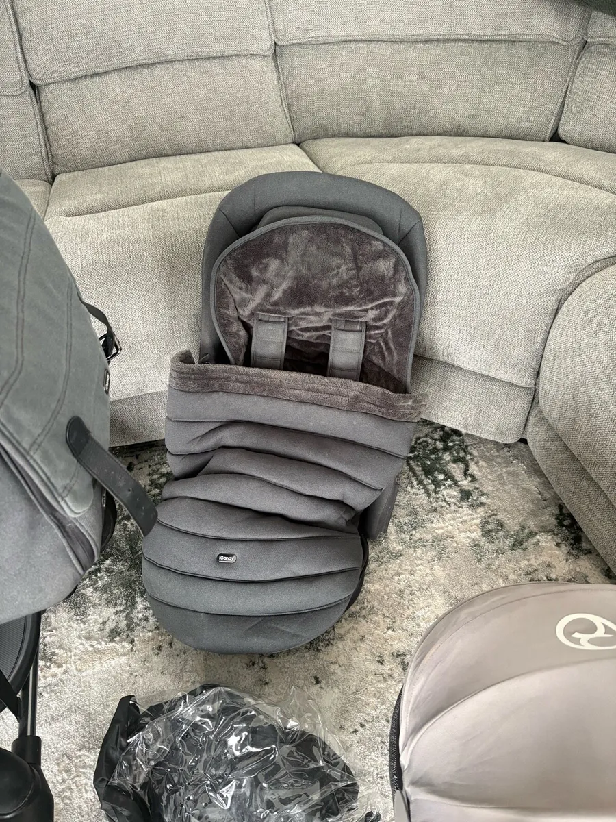 Icandy Peach 7, Cybex car seat and base - Image 4