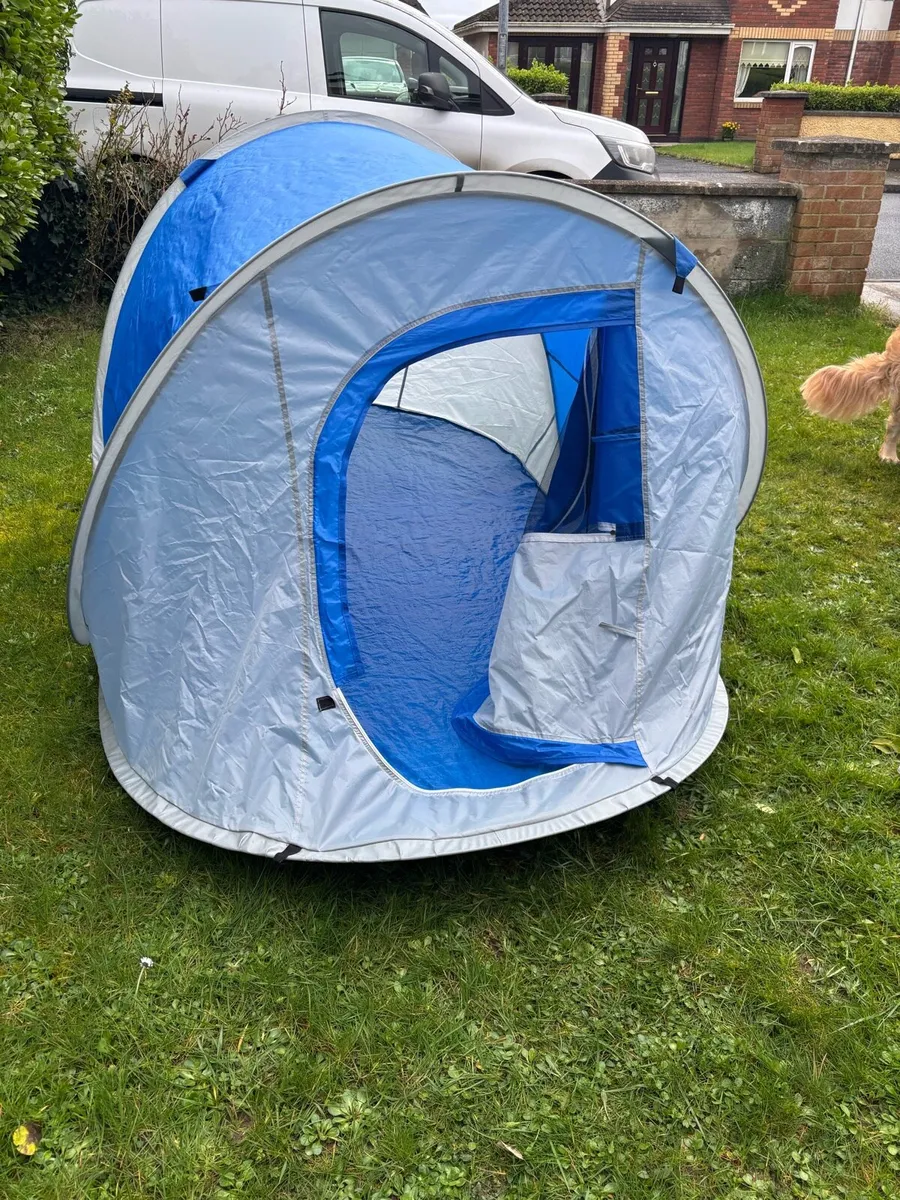 Pop up tent - Image 1