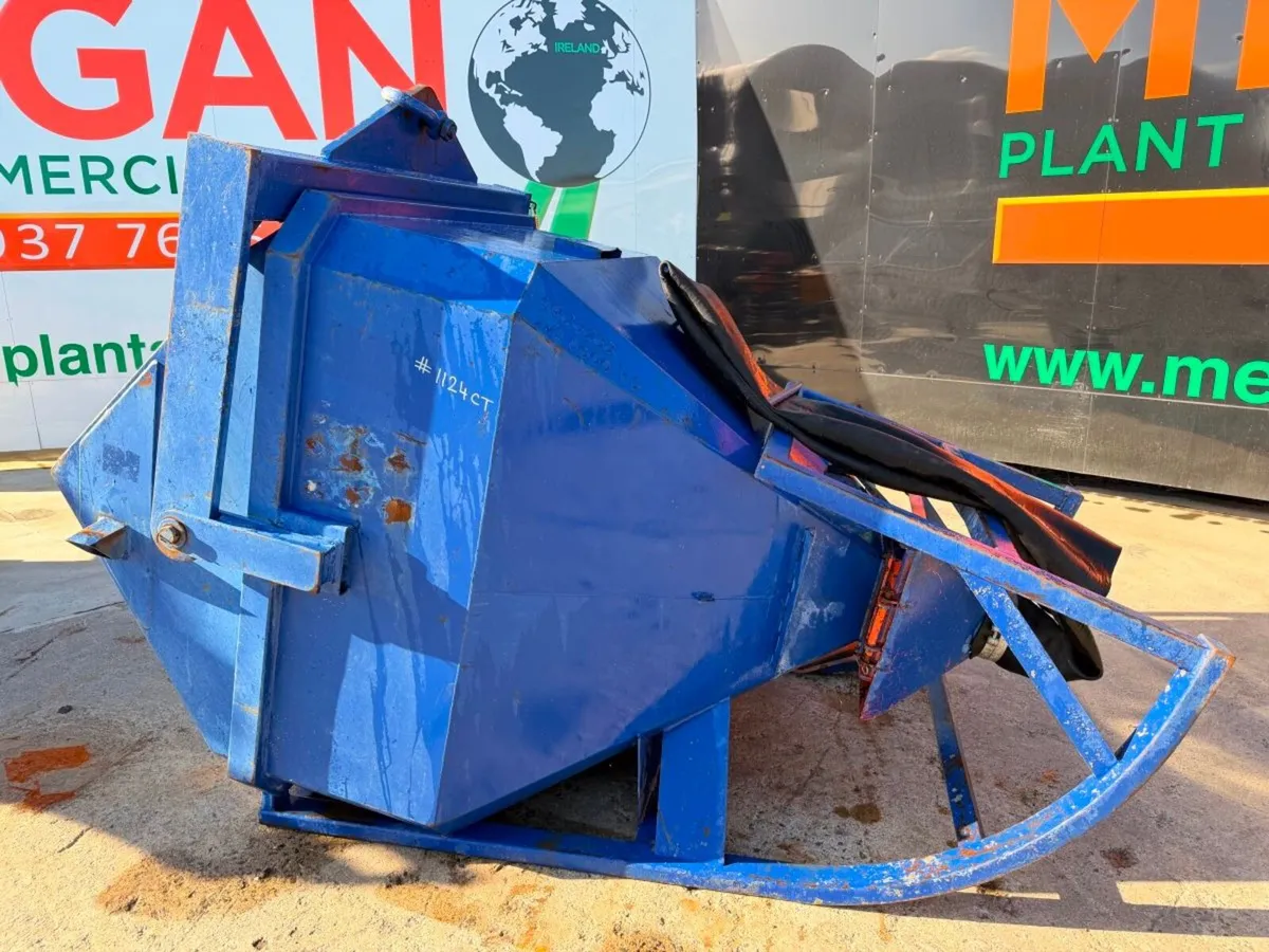 6000 kg ....conquip concrete tipping skip......112 - Image 3