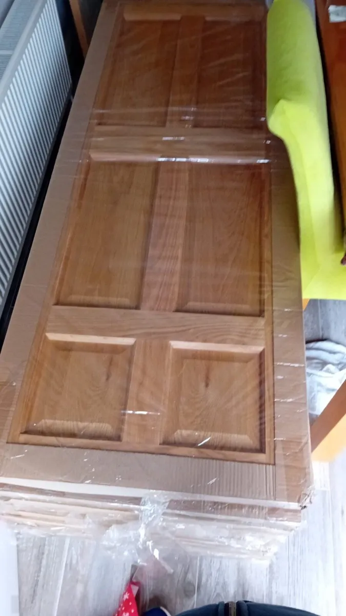 Doors & flooring - Image 1