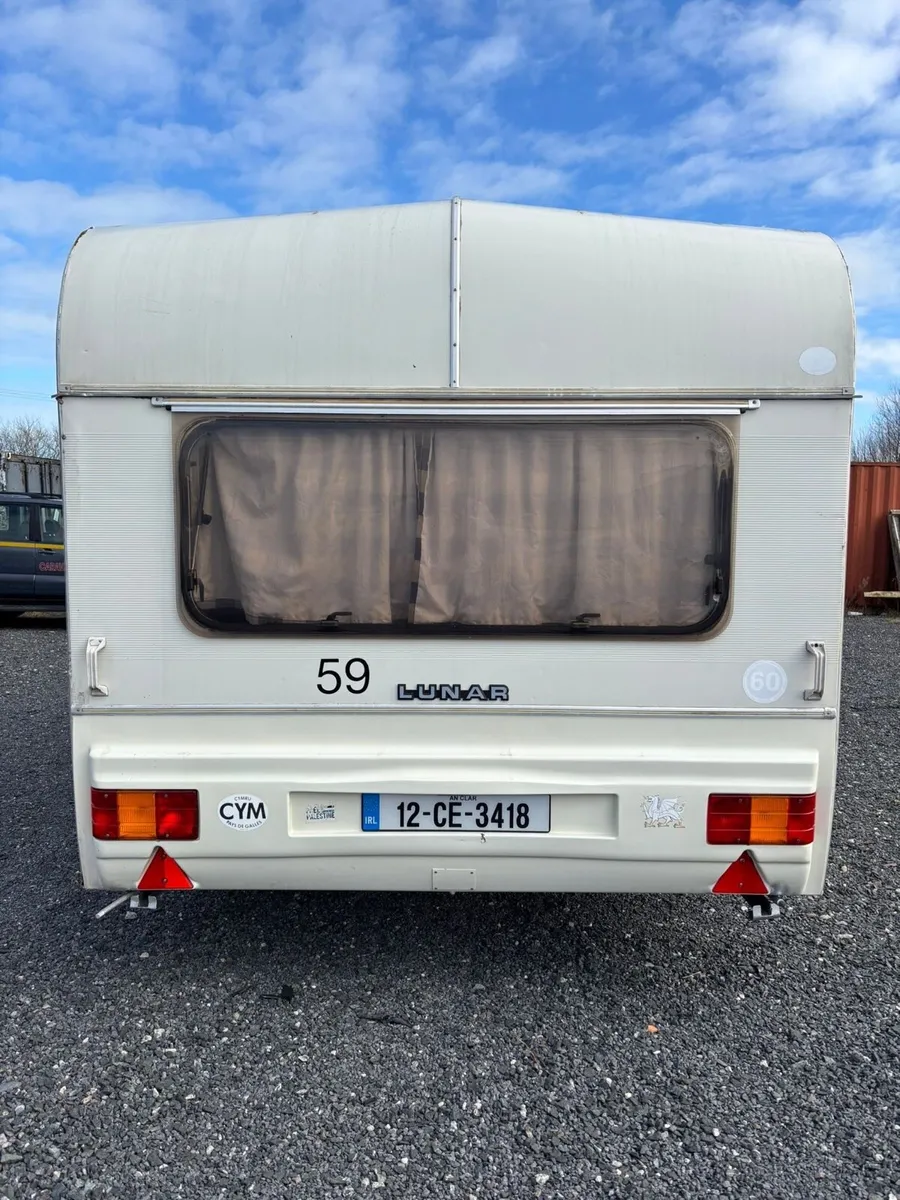 Lunar 5 berth starter caravan for sale - Image 4