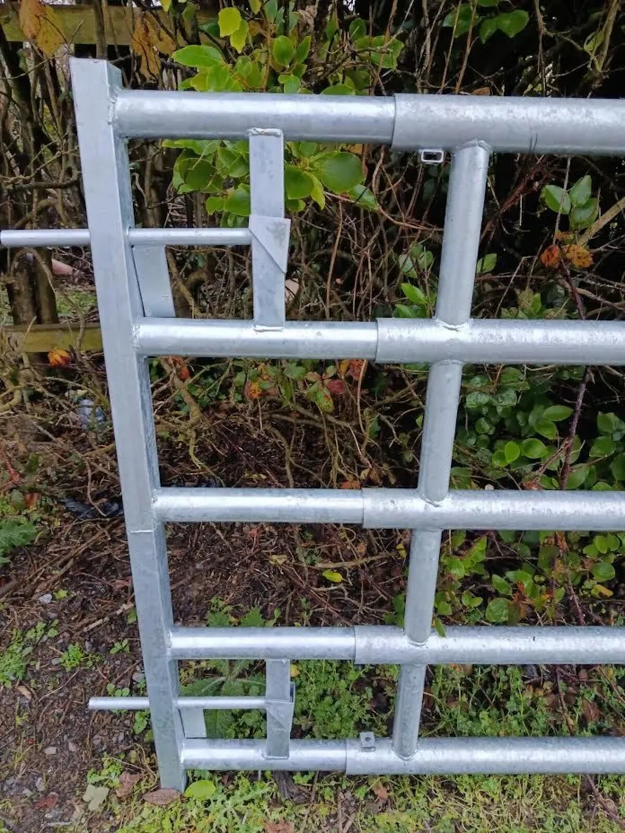 Extendable Galvanised Gate - Image 3