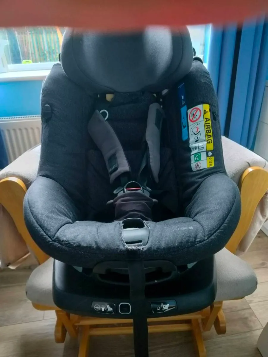 Car seat - Image 1