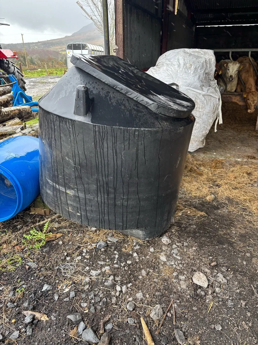 Jfc half tonne meal bin - Image 2