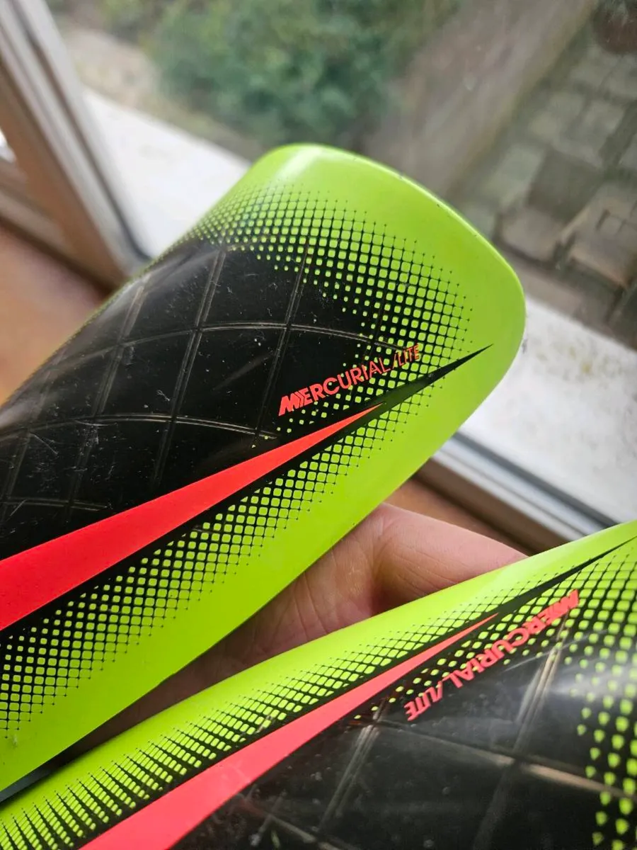 Shin pads mercurial light - Image 2