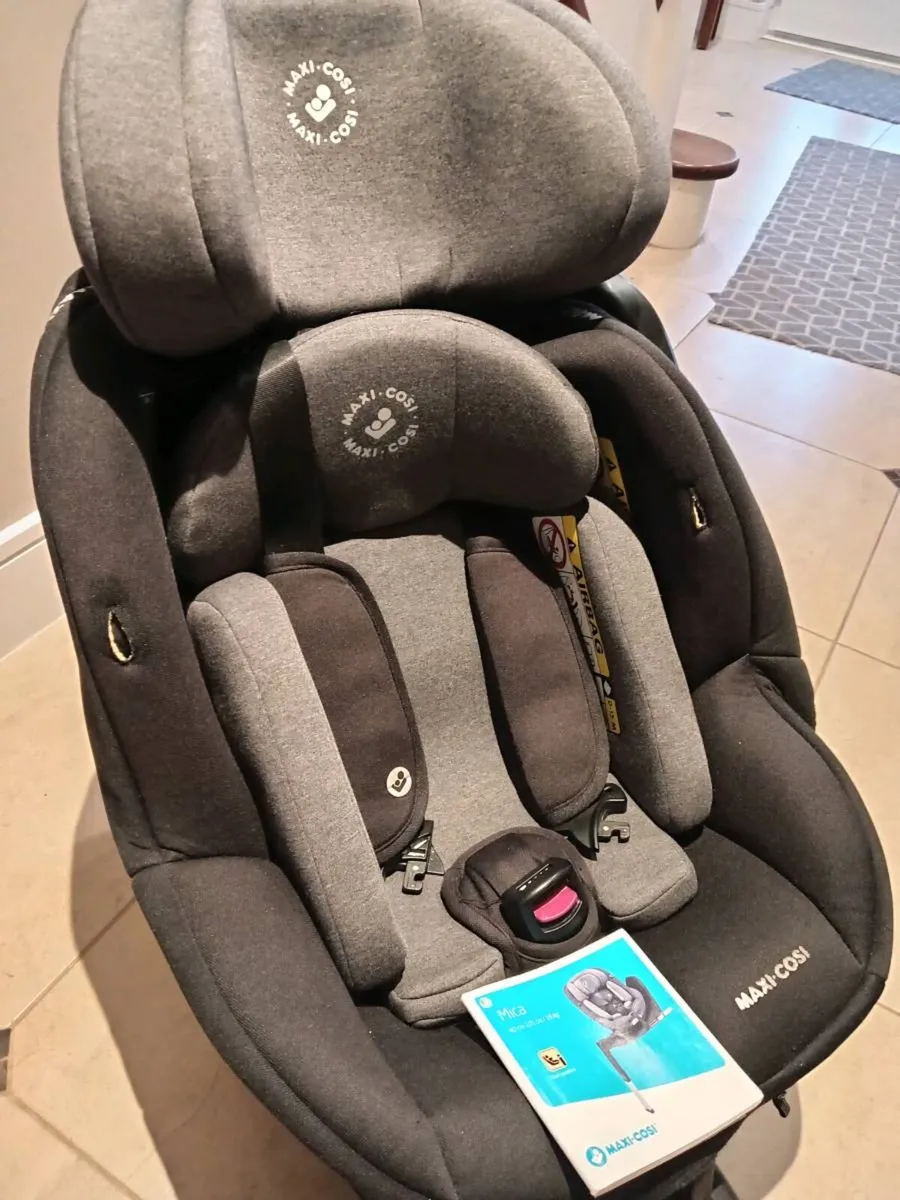 Maxi Cosi Car Seat - Image 4