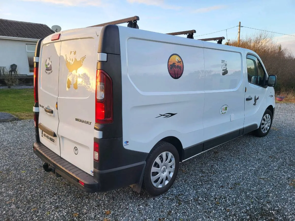 Renault traffic private camper - Image 4