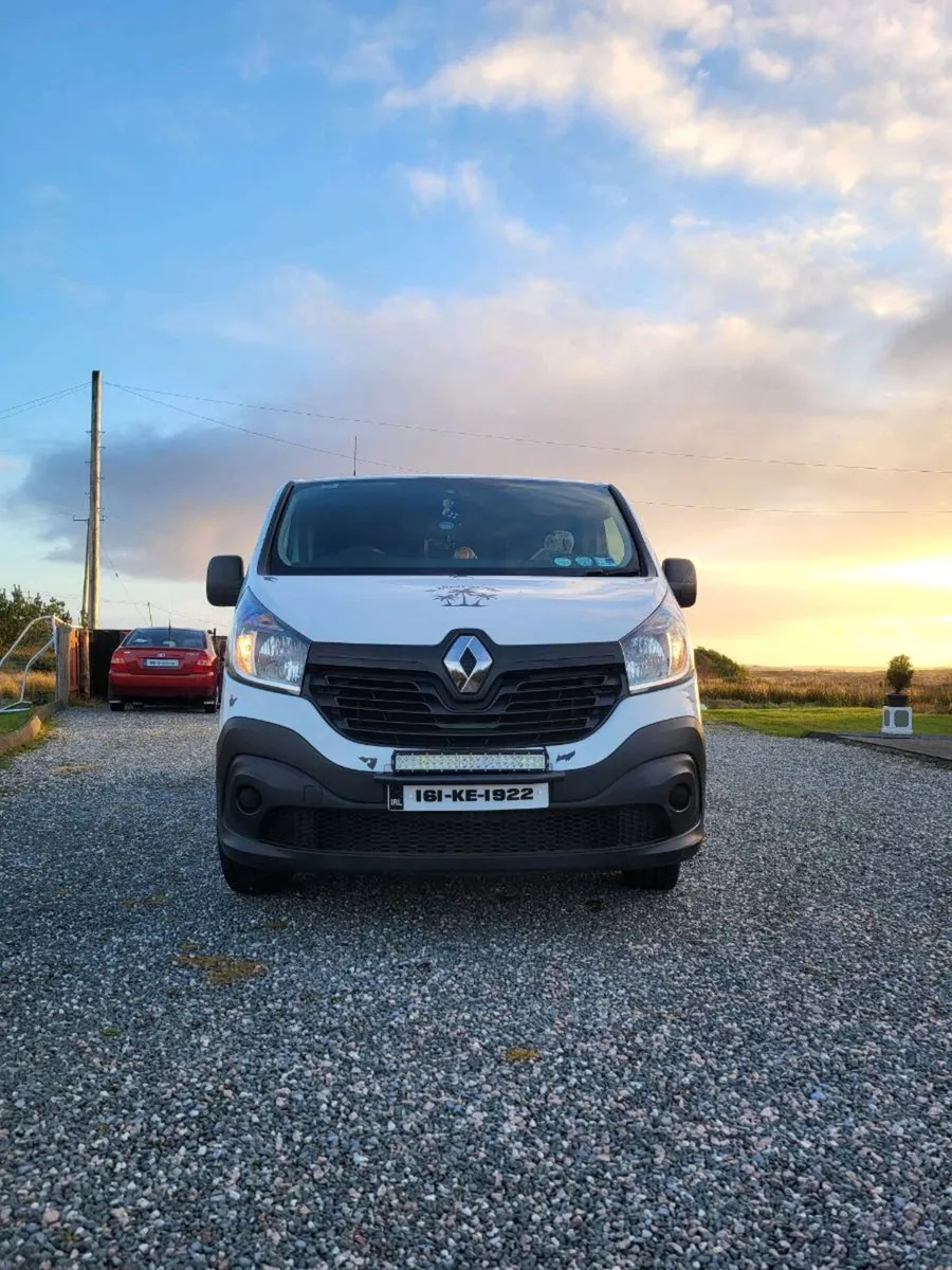 Renault traffic private camper - Image 3