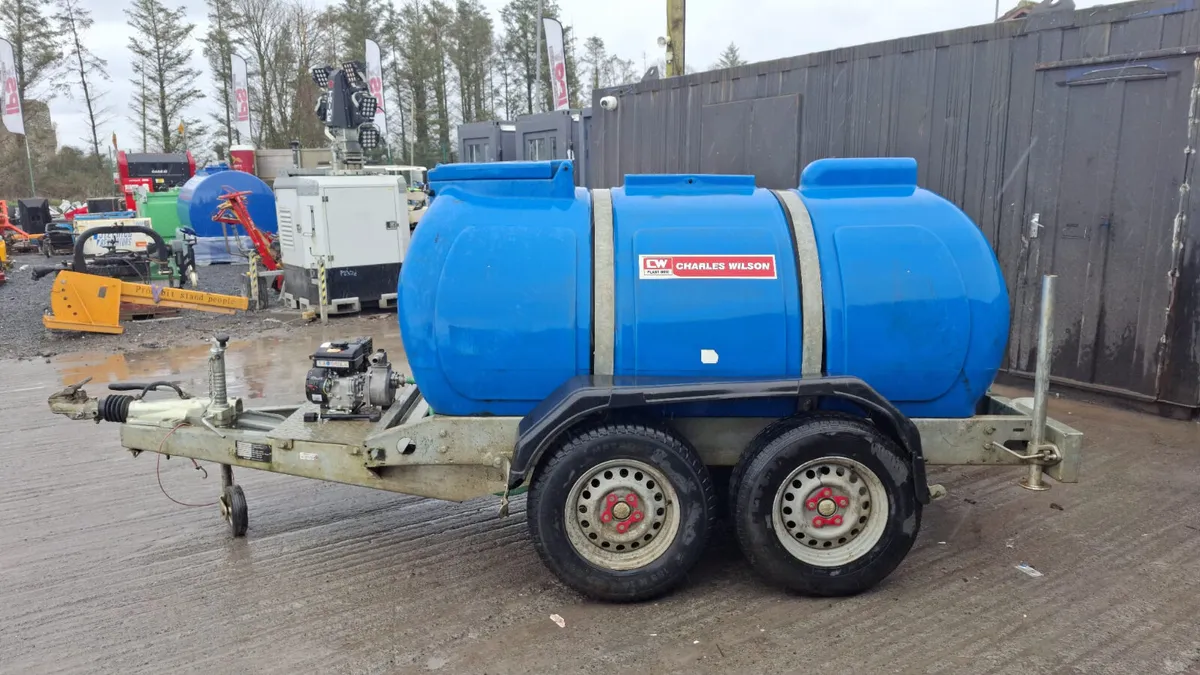 Western 2000L Twin Axle Plastic Water Bowser - Image 4
